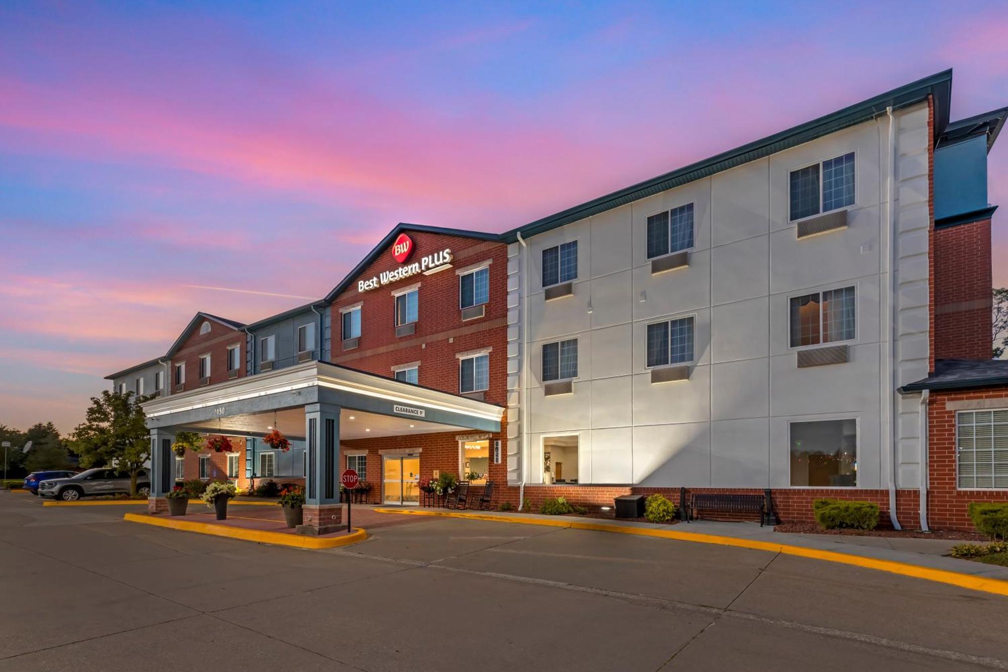 Best Western Plus Des Moines West Inn & Suites Clive Exterior foto